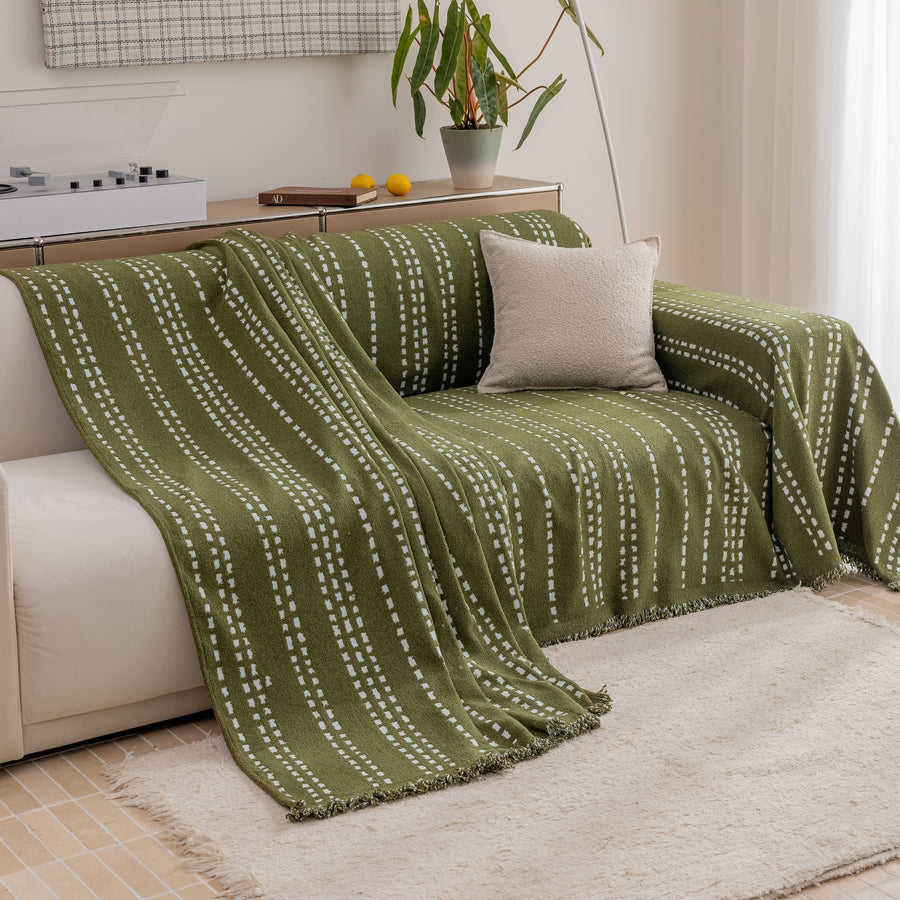 Looks like intentional decor (not like you're protecting furniture from a wild animal)